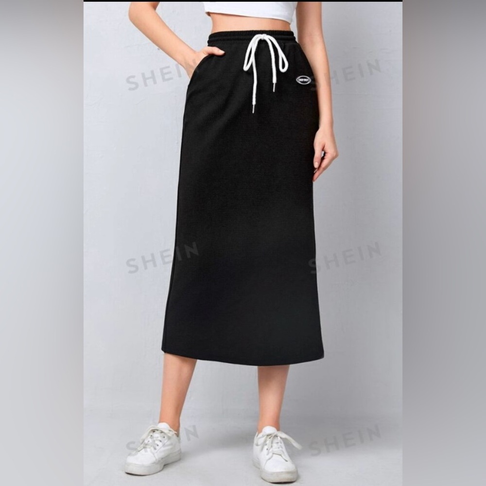 Black straight skirt